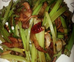 干煸茶树菇芹菜的做法