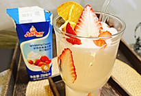 #奶香四溢 暖锅佳味#草莓奶昔的做法