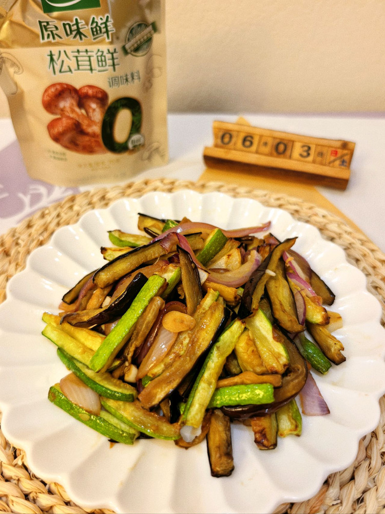 西葫芦烧茄子的做法