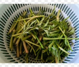 野芹菜竹笋炒薰肠的做法