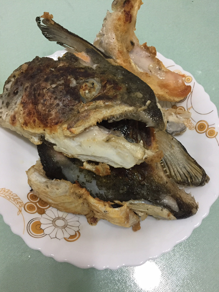 香煎三文鱼头的做法