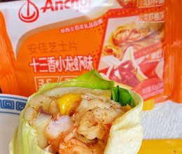 #奶香四溢 暖锅佳味#芝士生菜土豆虾仁卷饼的做法