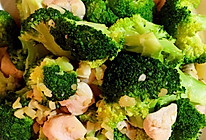 鸡胸肉炒西兰花的做法