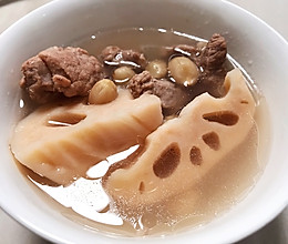清甜排骨莲藕花生汤的做法