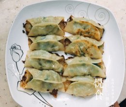 锅贴，韭菜肉的做法