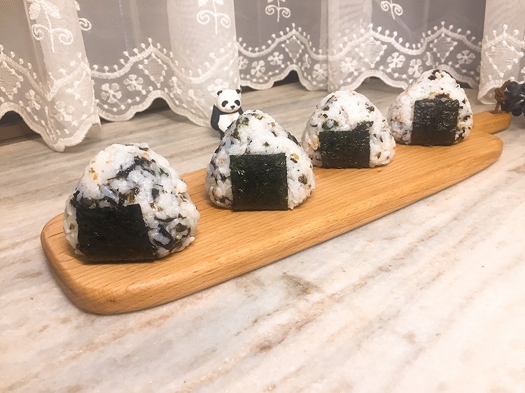 海苔金枪鱼饭团的做法