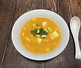 蟹黄豆腐羹（蛋黄豆腐汤）的做法