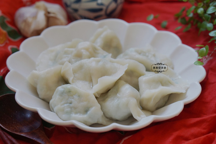 白菜萝卜虾仁饺子的做法