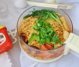 #暖冬酱在手，嗨吃部队锅#适合冬天吃的部队锅的做法