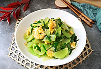 #做道懒人菜，轻松享假期#莴笋炒鸭蛋的做法