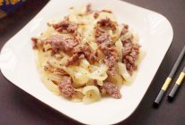 黑椒牛肉炒洋葱的做法