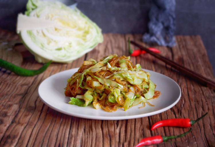 圆白菜炒粉丝的做法