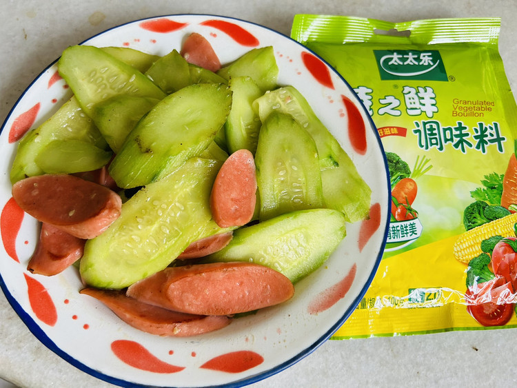 黄瓜炒火腿肠的做法