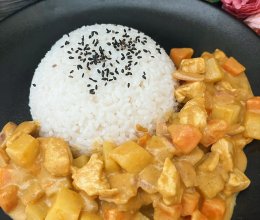 咖喱鸡肉饭（黄咖喱酱版）的做法
