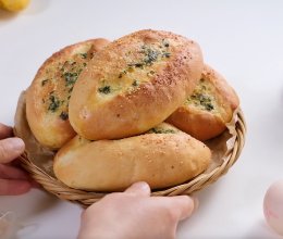 蒜香面包，口口蒜香浓郁，让你快乐到飞的做法