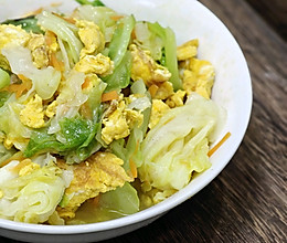 懒人快手菜之包菜胡萝卜炒蛋的做法