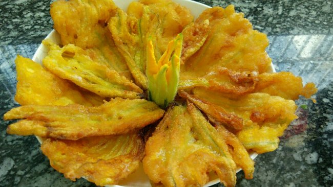 家常菜——炸南瓜花的做法