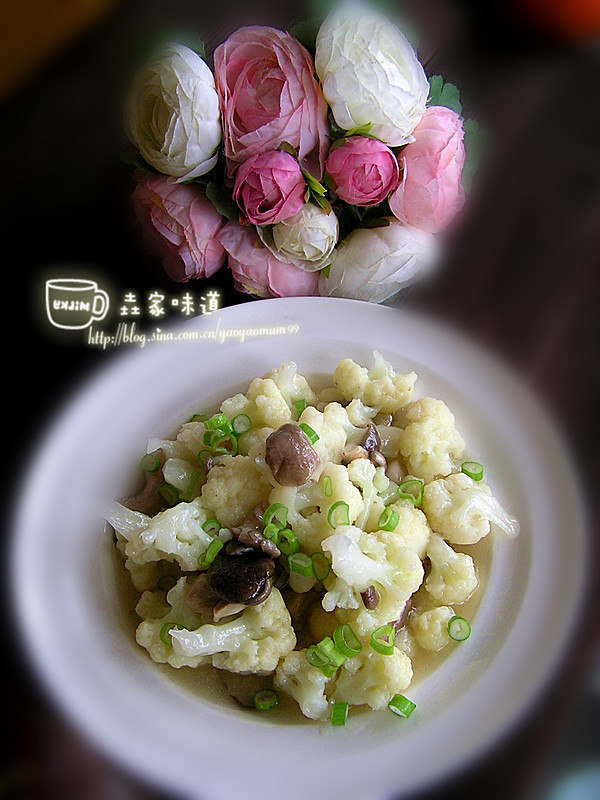 简单4步做出美味快手菜【花菜蘑菇】的做法