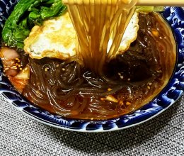 家庭版开胃酸辣粉，两块钱实现酸辣粉自由的做法