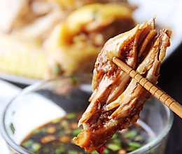 白斩鸡——附灵魂蘸料#人人能开小吃店#的做法