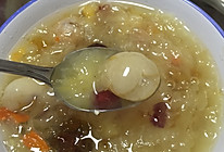 银耳桃胶桂圆红枣羹的做法