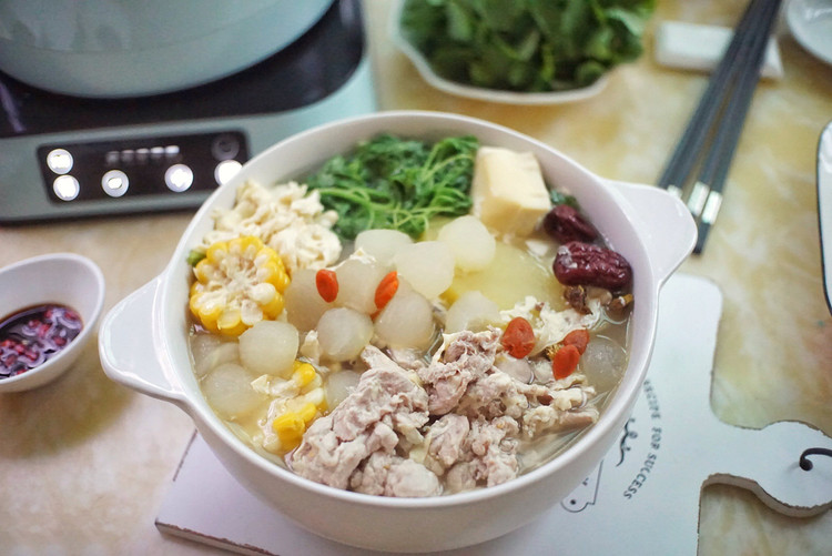 山鸡冬瓜霍槲汤料火锅的做法