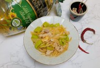 #金龙鱼橄榄油调和油520美食菜谱#土豆丝炒青椒肉片的做法