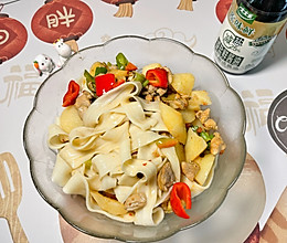 #万物皆可搭##百搭sauce#大盘鸡拌面的做法