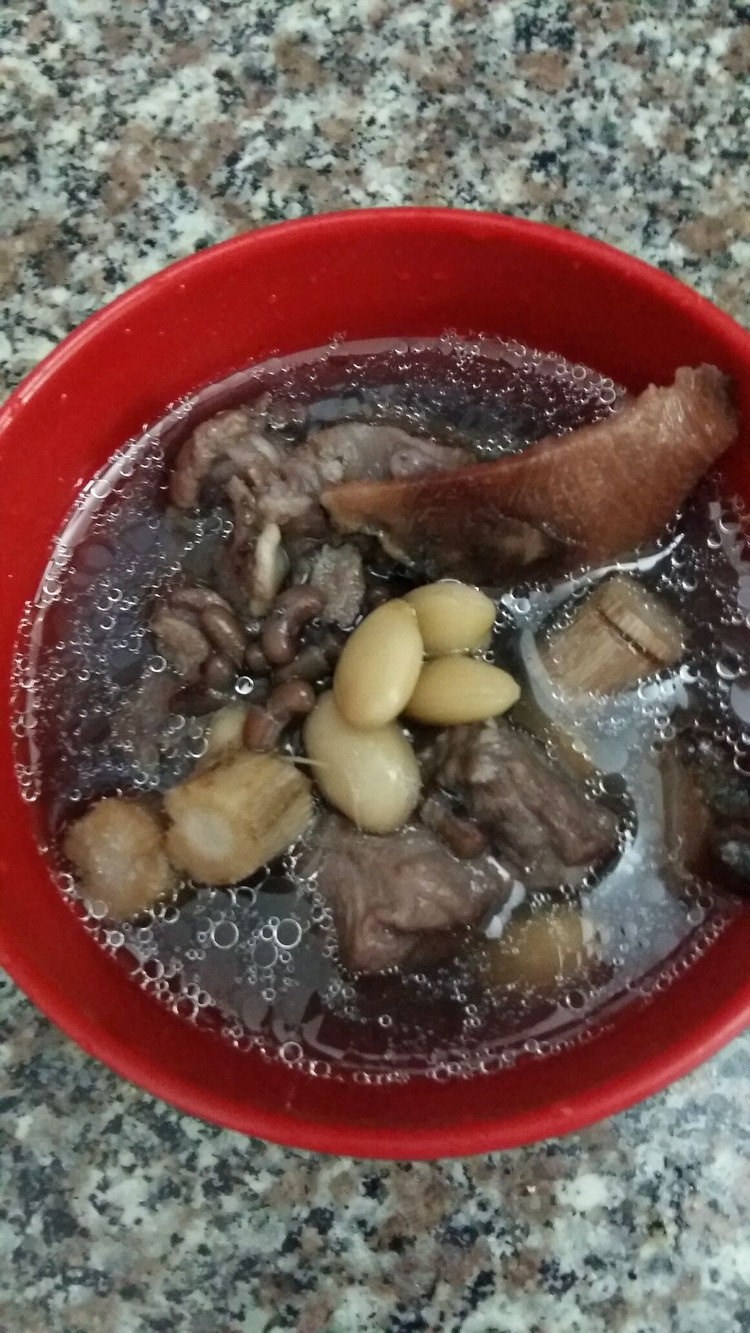 牛大力土茯苓猪骨汤的做法