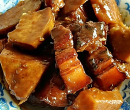 芋头红烧肉的做法