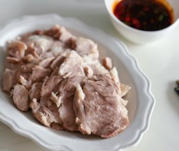 蘸一蘸开胃｜白灼梅花肉的做法