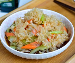 #浪漫七夕 共度“食”光#凉拌银耳的做法