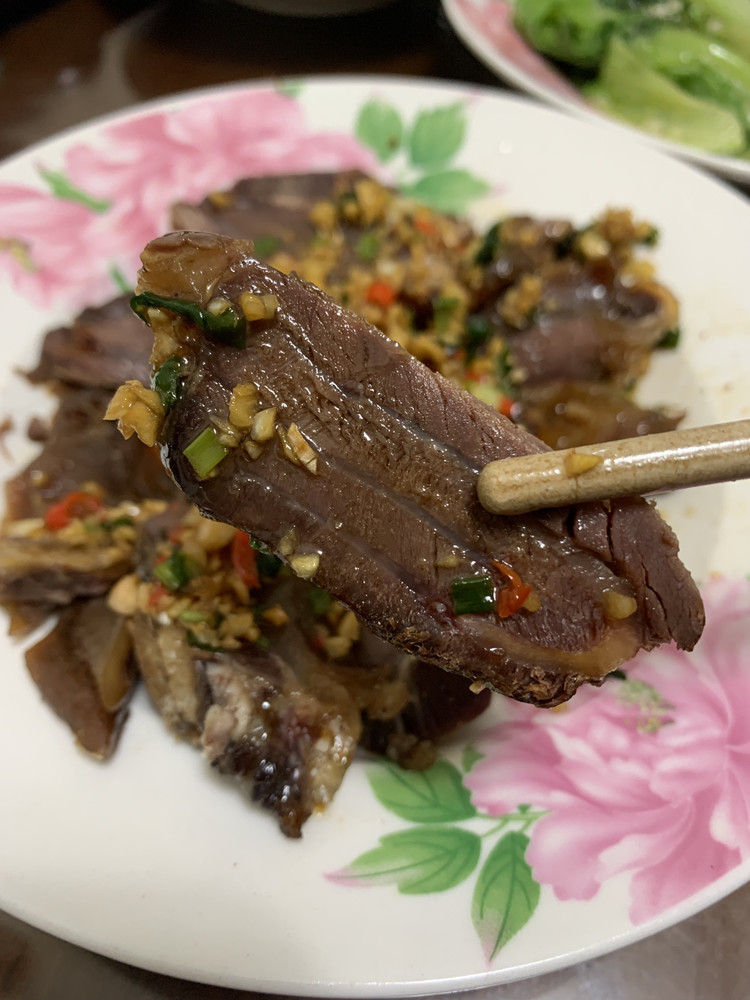 电饭锅卤牛肉，简单美味的做法