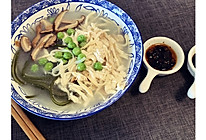 香菇海带鸡丝面的做法