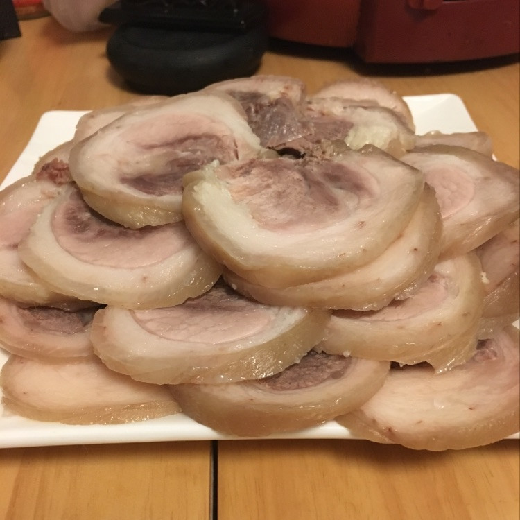 白切猪蹄的做法