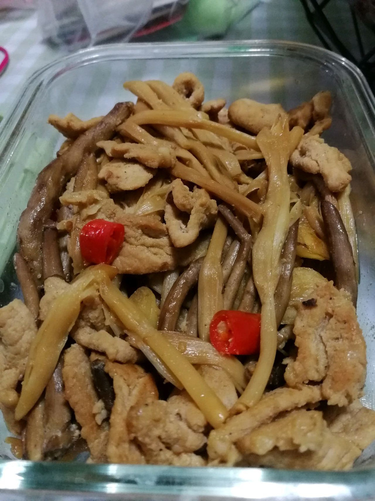 有啥吃啥系列之菌菇炒里脊肉片的做法