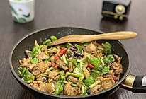 生炒青椒童子鸡（辣子鸡、青椒炒鸡）的做法