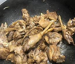 炒鸭肉的做法