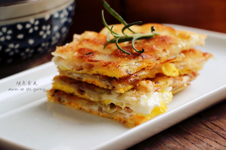 饺子皮变身葱油饼的做法