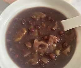#晒出你的中秋团圆饭#板栗莲藕红豆汤的做法