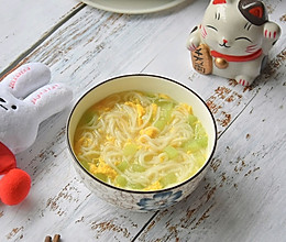 9+宝宝辅食黄瓜鸡蛋面的做法