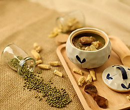 花旗参炖鸽药膳滋补汤的做法