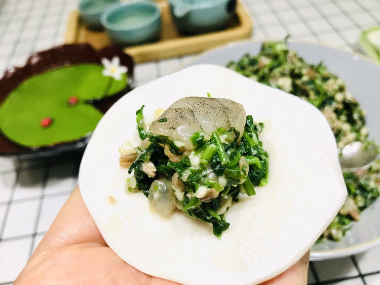 鲜掉眉毛的荠菜水饺（荠菜虾肉水饺）的做法