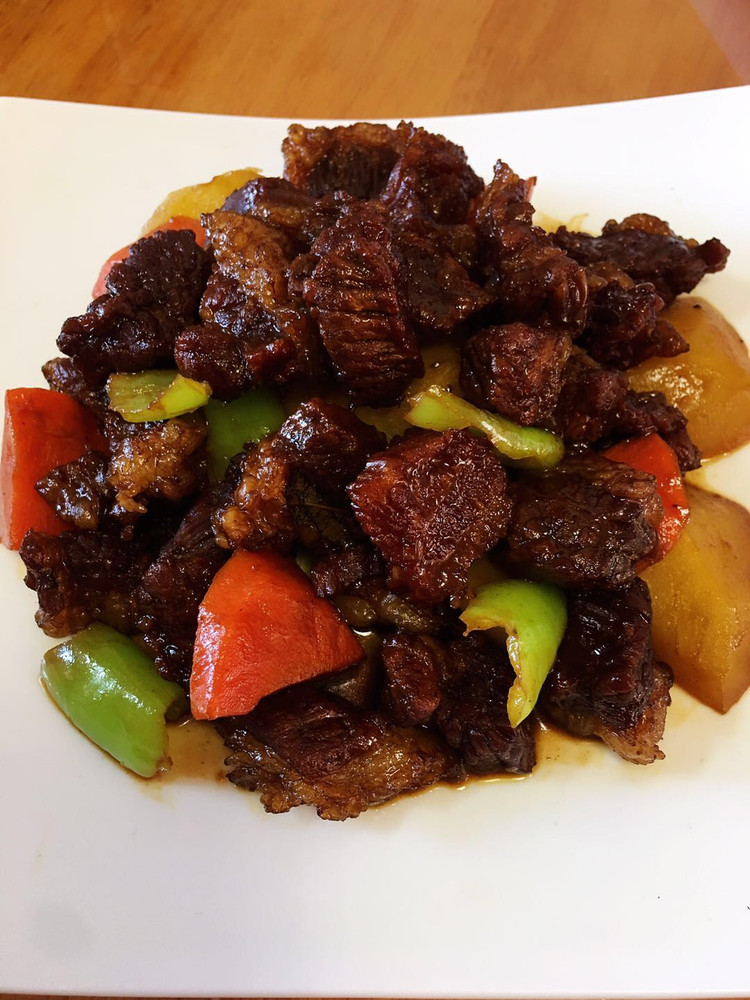 红烧牛肉炖土豆的做法
