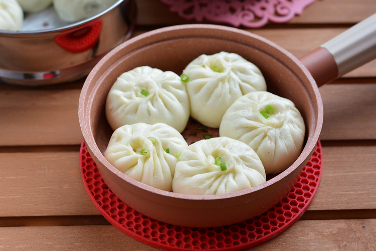 美味快手鸡蛋虾皮韭菜包子的做法