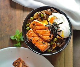 极煎三文鱼配酱汁牛肉的做法