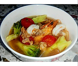 春季西兰花虾仁干贝汤的做法