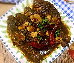 酱炖鲫鱼的做法