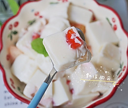 夏日甜品必备~超简单Q弹爽口的水果奶冻的做法