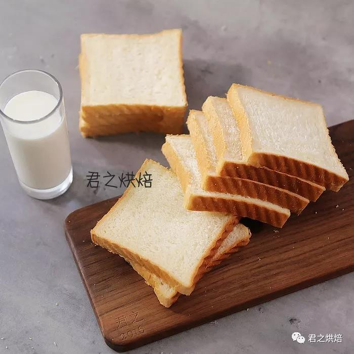 好松软好可口的“醇熟牛奶吐司”，想知道是怎么做的吗？的做法